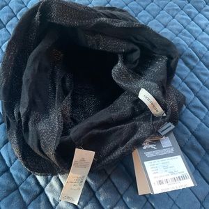 NWT Burberry Black shimmer snood